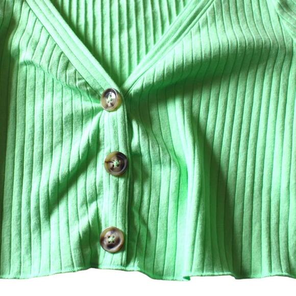 Shein Green V-neck Short Sleeve Ribbed Crop Top ~ size Large, Pre-Loved - Picture 2 of 5